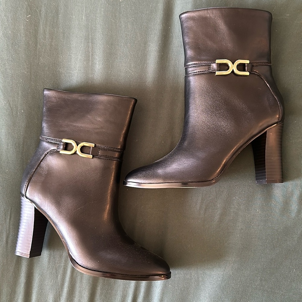 EXPRESS Leather buckle heeled ankle boot